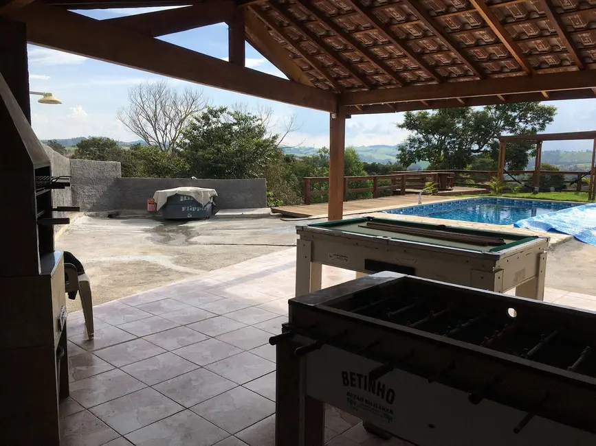 Foto 1 de Chácara com 3 quartos à venda, 150m2 em Pinhalzinho - SP