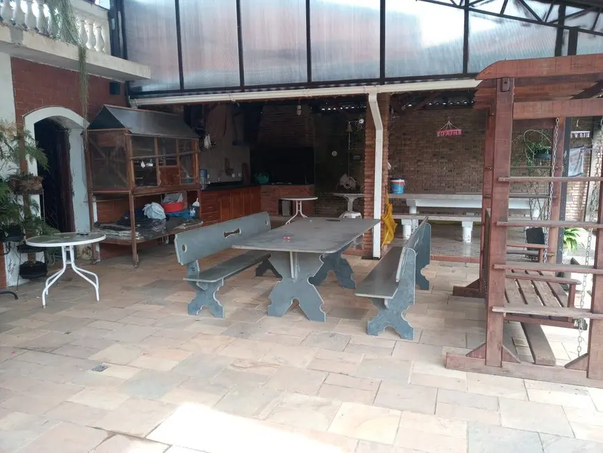 Foto 3 de Chácara com 3 quartos à venda, 560m2 em Jardim Estância Brasil, Atibaia - SP