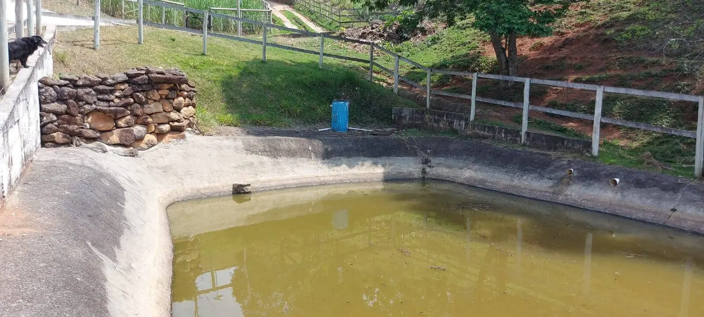 Chácara com 3 quartos à venda, 300m2 em Piracaia - SP - imagem 4 Foto 4 de Chácara com 3 quartos à venda, 300m2 em Piracaia - SP