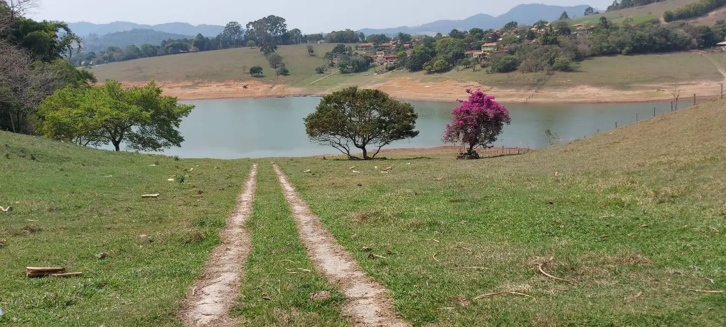 Foto 1 de Chácara com 3 quartos à venda, 300m2 em Piracaia - SP