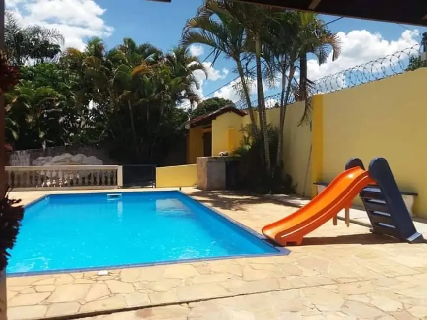 Foto 4 de Chácara com 4 quartos à venda, 250m2 em Jardim Estância Brasil, Atibaia - SP