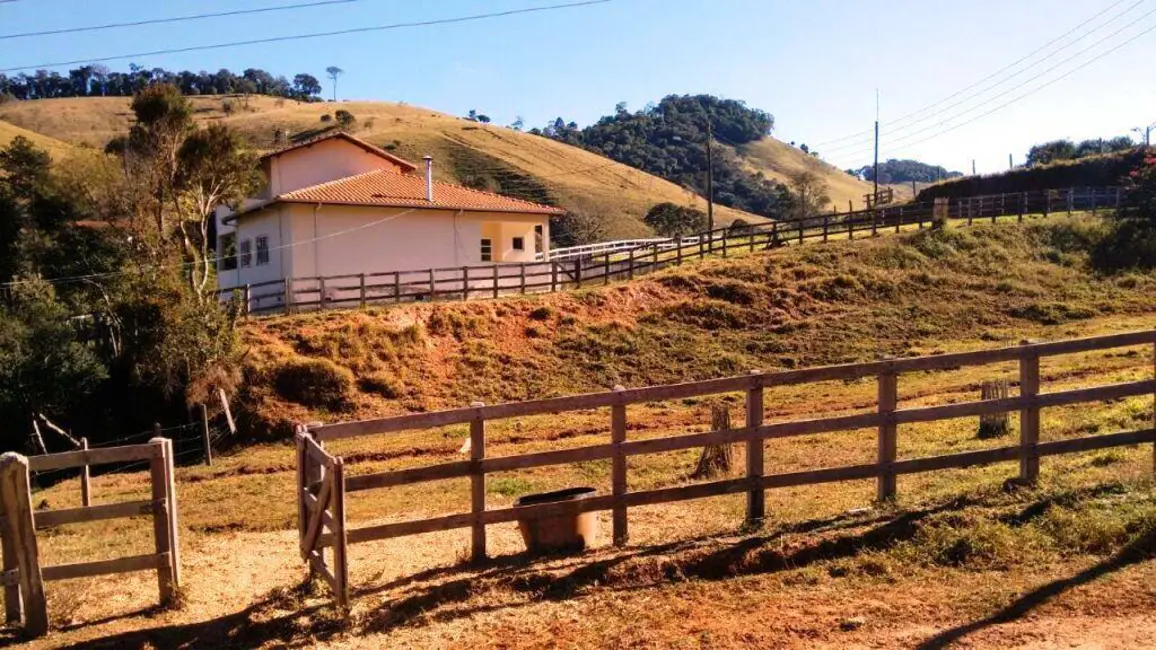 Foto 3 de Fazenda / Haras com 3 quartos à venda, 100m2 em Cambui - MG