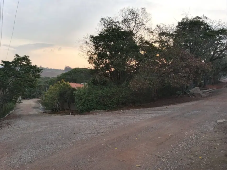 Chácara com 3 quartos à venda, 280m2 em Piracaia - SP - imagem 8 Foto 8 de Chácara com 3 quartos à venda, 280m2 em Piracaia - SP