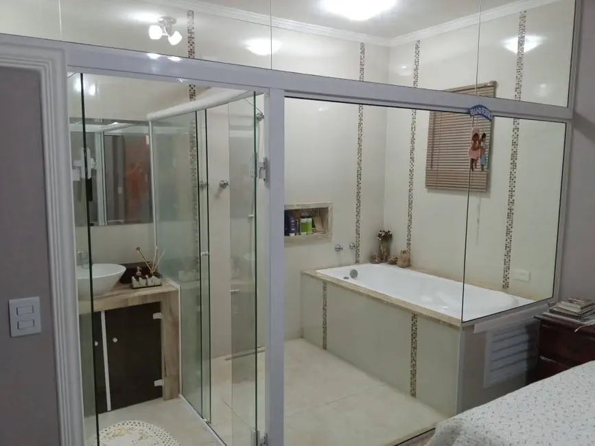 Chácara com 3 quartos à venda, 280m2 em Piracaia - SP - imagem 5 Foto 5 de Chácara com 3 quartos à venda, 280m2 em Piracaia - SP