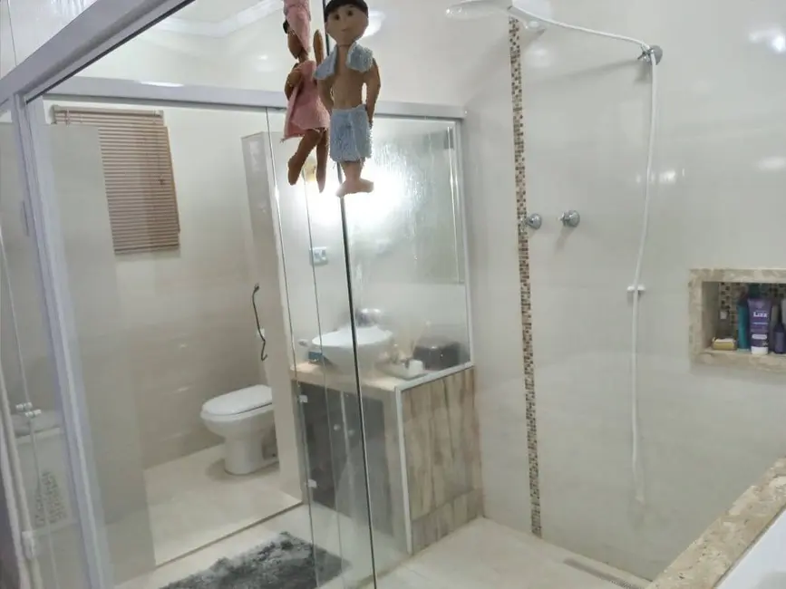 Chácara com 3 quartos à venda, 280m2 em Piracaia - SP - imagem 4 Foto 4 de Chácara com 3 quartos à venda, 280m2 em Piracaia - SP