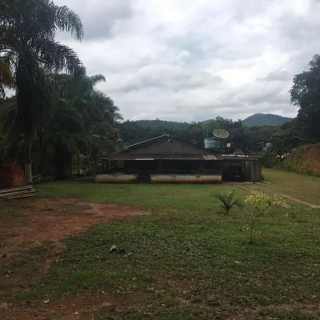 Chácara com 2 quartos à venda, 4300m2 em Piracaia - SP - imagem 1 Foto 1 de Chácara com 2 quartos à venda, 4300m2 em Piracaia - SP