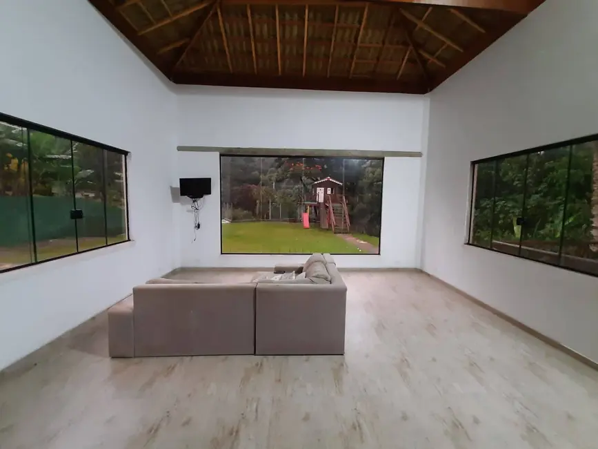 Foto 3 de Chácara com 2 quartos à venda e para alugar, 200m2 em Mairipora - SP
