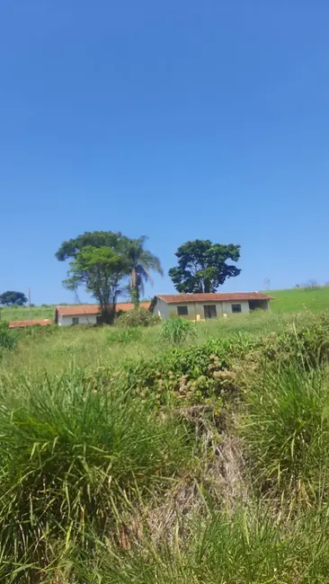 Sítio / Rancho com 2 quartos à venda, 250m2 em Piracaia - SP - imagem 7 Foto 7 de Sítio / Rancho com 2 quartos à venda, 250m2 em Piracaia - SP