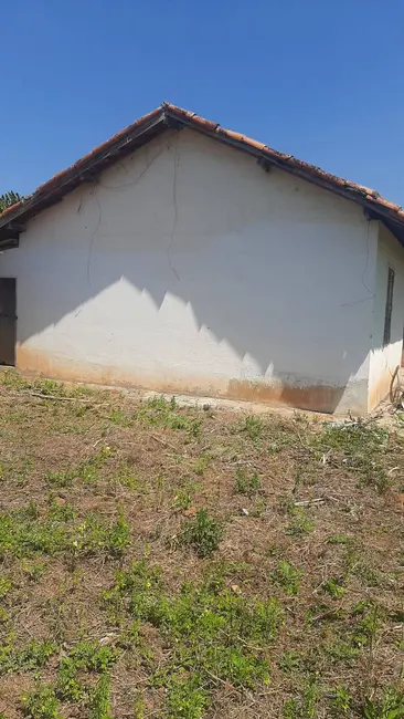 Sítio / Rancho com 2 quartos à venda, 250m2 em Piracaia - SP - imagem 5 Foto 5 de Sítio / Rancho com 2 quartos à venda, 250m2 em Piracaia - SP