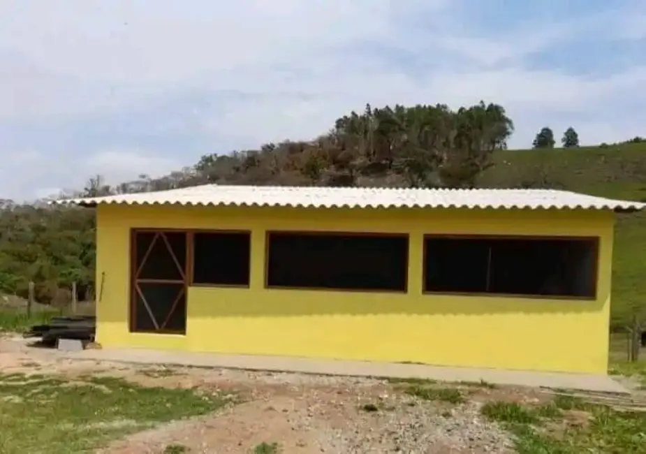 Sítio / Rancho com 3 quartos à venda, 500m2 em Pinhalzinho - SP - imagem 7 Foto 7 de Sítio / Rancho com 3 quartos à venda, 500m2 em Pinhalzinho - SP