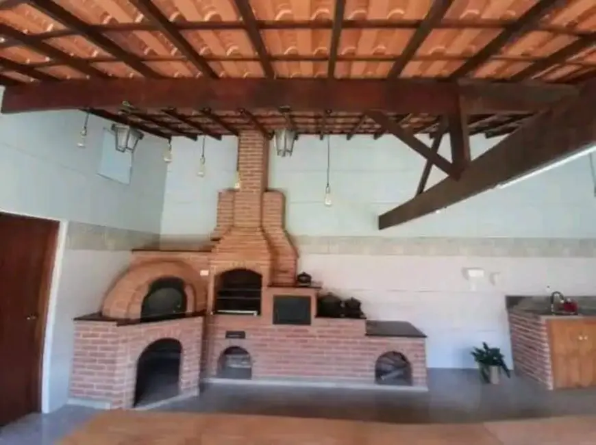 Sítio / Rancho com 3 quartos à venda, 500m2 em Pinhalzinho - SP - imagem 8 Foto 8 de Sítio / Rancho com 3 quartos à venda, 500m2 em Pinhalzinho - SP