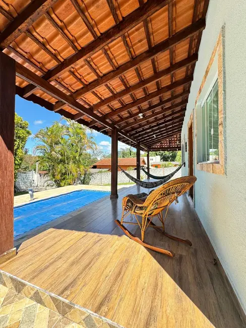 Foto 2 de Chácara com 3 quartos à venda, 1680m2 em Usina, Atibaia - SP