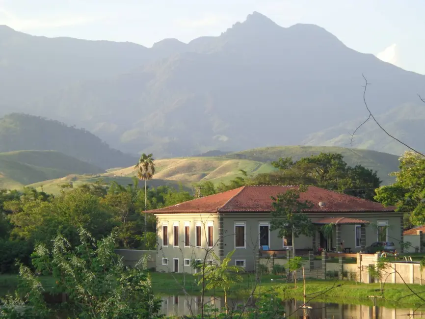 Foto 4 de Chácara à venda, 48000m2 em Embaú, Cachoeira Paulista - SP