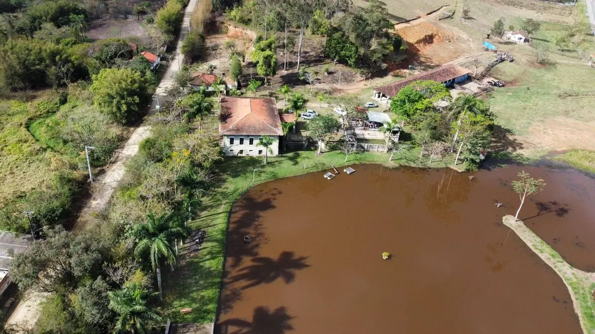 Foto 1 de Chácara à venda, 48000m2 em Embaú, Cachoeira Paulista - SP