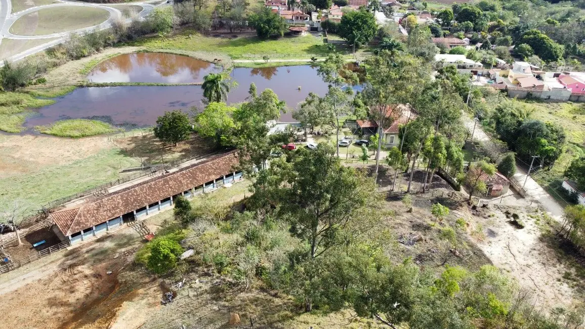 Foto 2 de Chácara à venda, 48000m2 em Embaú, Cachoeira Paulista - SP