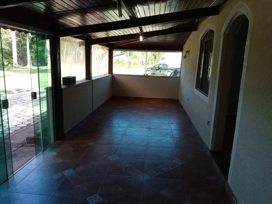 Chácara com 2 quartos à venda, 150m2 em Chácara Fernão Dias, Braganca Paulista - SP - imagem 3 Foto 3 de Chácara com 2 quartos à venda, 150m2 em Chácara Fernão Dias, Braganca Paulista - SP