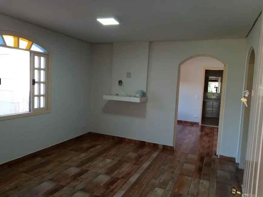 Chácara com 2 quartos à venda, 150m2 em Chácara Fernão Dias, Braganca Paulista - SP - imagem 5 Foto 5 de Chácara com 2 quartos à venda, 150m2 em Chácara Fernão Dias, Braganca Paulista - SP
