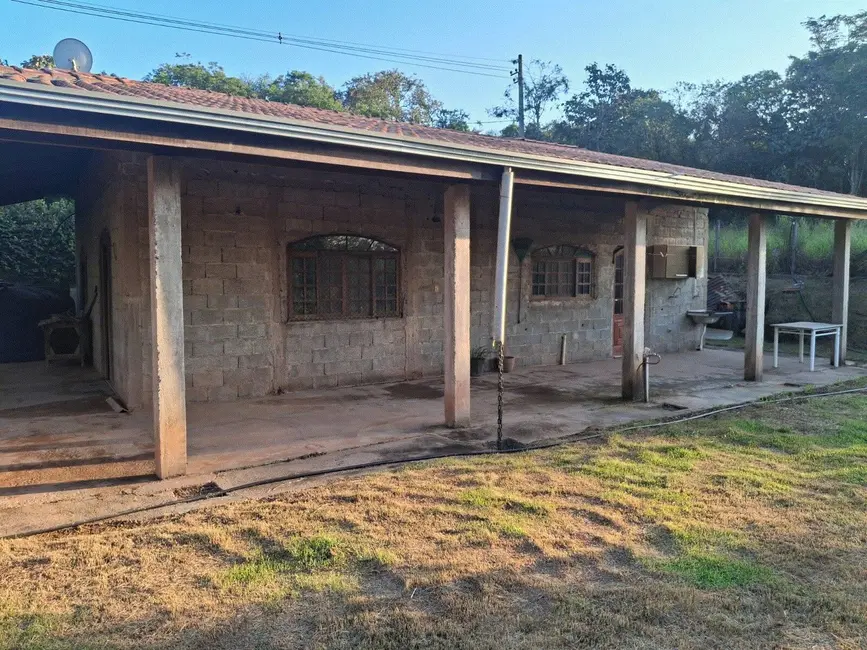 Foto 2 de Chácara com 2 quartos à venda, 2400m2 em Centro, Jarinu - SP