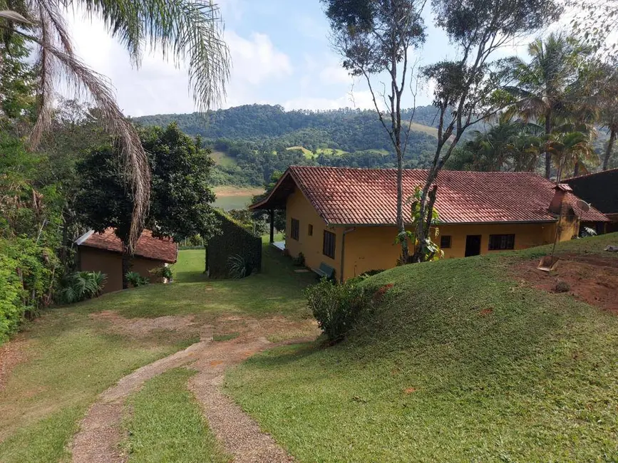 Chácara com 3 quartos à venda, 300m2 em Joanopolis - SP - imagem 3 Foto 3 de Chácara com 3 quartos à venda, 300m2 em Joanopolis - SP