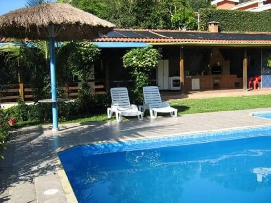 Chácara com 4 quartos à venda, 400m2 em Piracaia - SP - imagem 4 Foto 4 de Chácara com 4 quartos à venda, 400m2 em Piracaia - SP