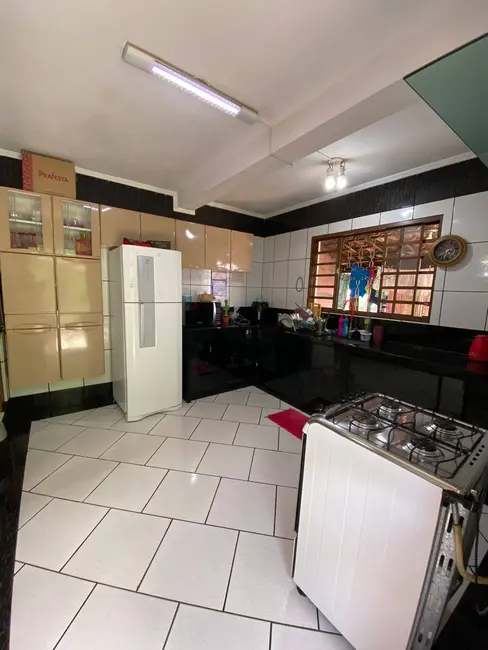 Foto 3 de Casa com 2 quartos à venda, 200m2 em Mairipora - SP