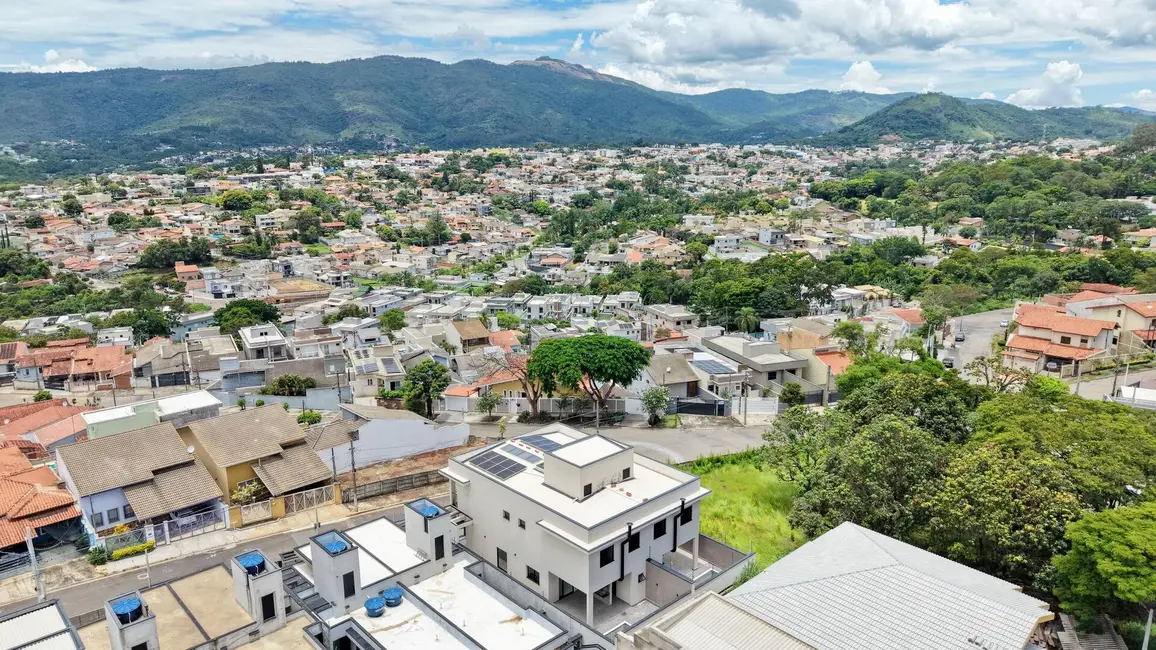 Foto 1 de Sobrado com 3 quartos à venda, 223m2 em Jardim do Lago, Atibaia - SP