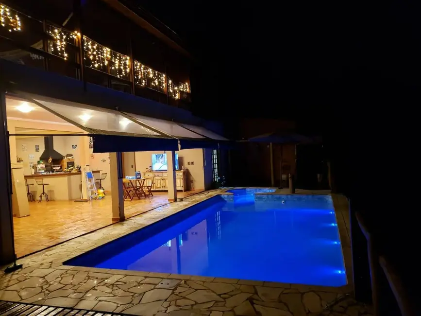 Foto 1 de Chácara com 5 quartos à venda, 250m2 em Bairro dos Pires, Atibaia - SP