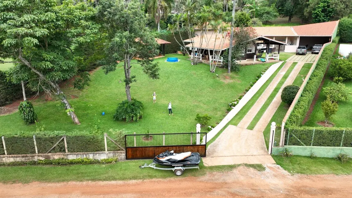 Foto 1 de Chácara com 3 quartos à venda, 300m2 em Piracaia - SP