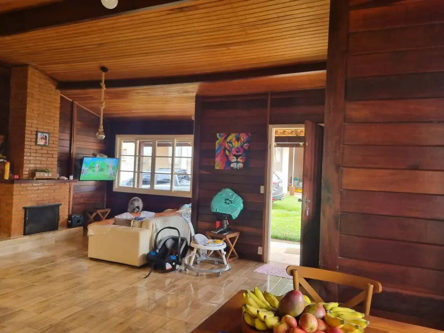 Foto 4 de Chácara com 3 quartos à venda, 300m2 em Piracaia - SP