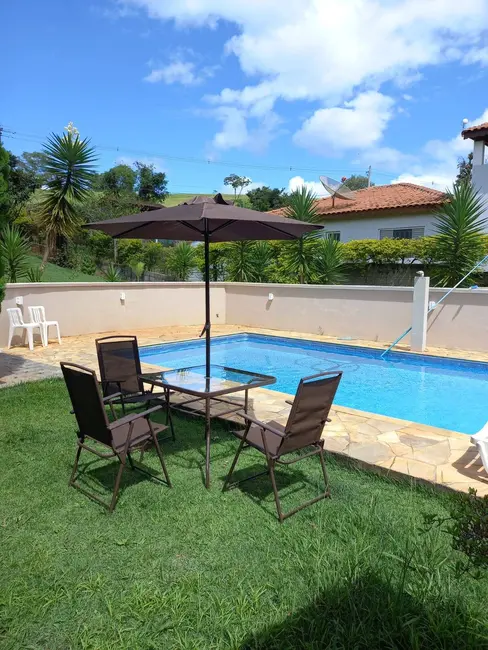 Chácara com 2 quartos à venda, 200m2 em Piracaia - SP - imagem 3 Foto 3 de Chácara com 2 quartos à venda, 200m2 em Piracaia - SP