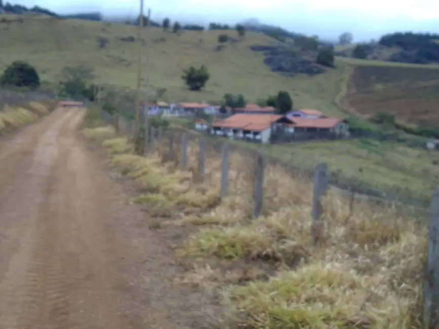 Sítio / Rancho com 3 quartos à venda, 30m2 em Toledo - MG - imagem 6 Foto 6 de Sítio / Rancho com 3 quartos à venda, 30m2 em Toledo - MG