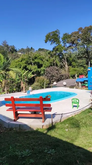 Foto 1 de Chácara com 2 quartos à venda, 200m2 em Chácaras Vista Alegre, Aruja - SP