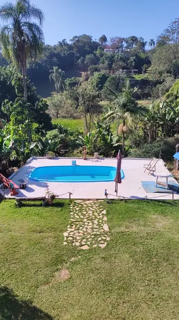 Foto 3 de Chácara com 2 quartos à venda, 200m2 em Chácaras Vista Alegre, Aruja - SP