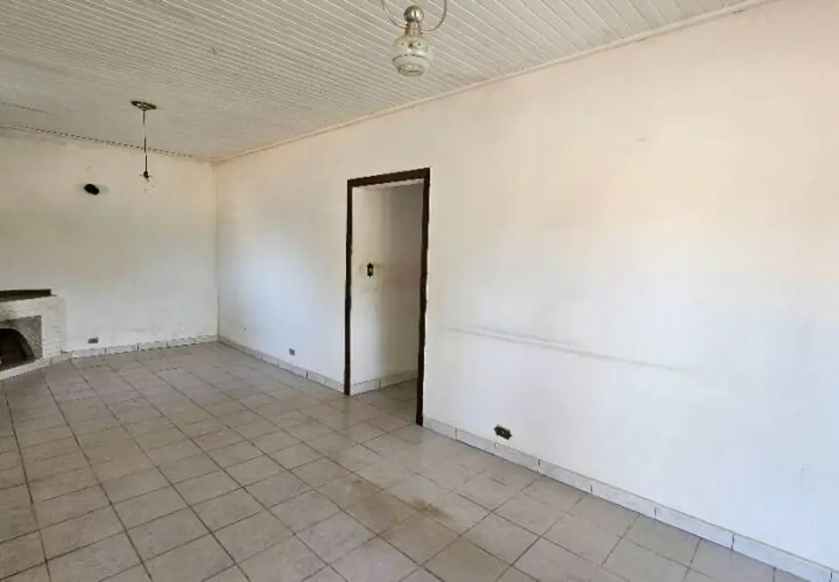 Chácara com 3 quartos à venda, 100m2 em Batatuba, Piracaia - SP - imagem 8 Foto 8 de Chácara com 3 quartos à venda, 100m2 em Batatuba, Piracaia - SP