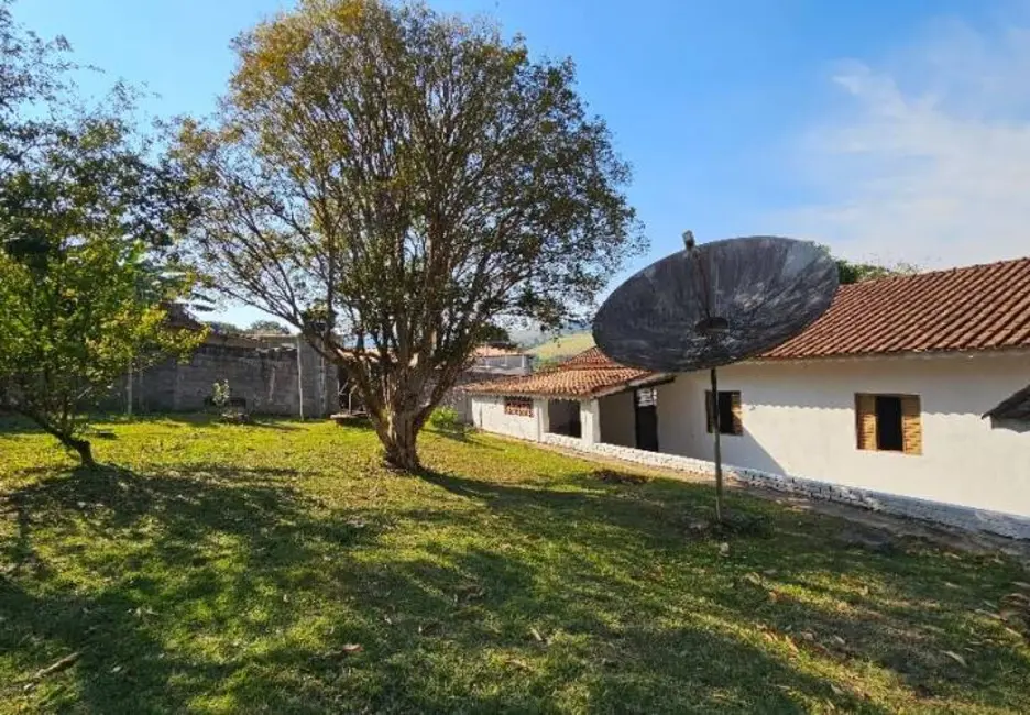 Chácara com 3 quartos à venda, 100m2 em Batatuba, Piracaia - SP - imagem 3 Foto 3 de Chácara com 3 quartos à venda, 100m2 em Batatuba, Piracaia - SP