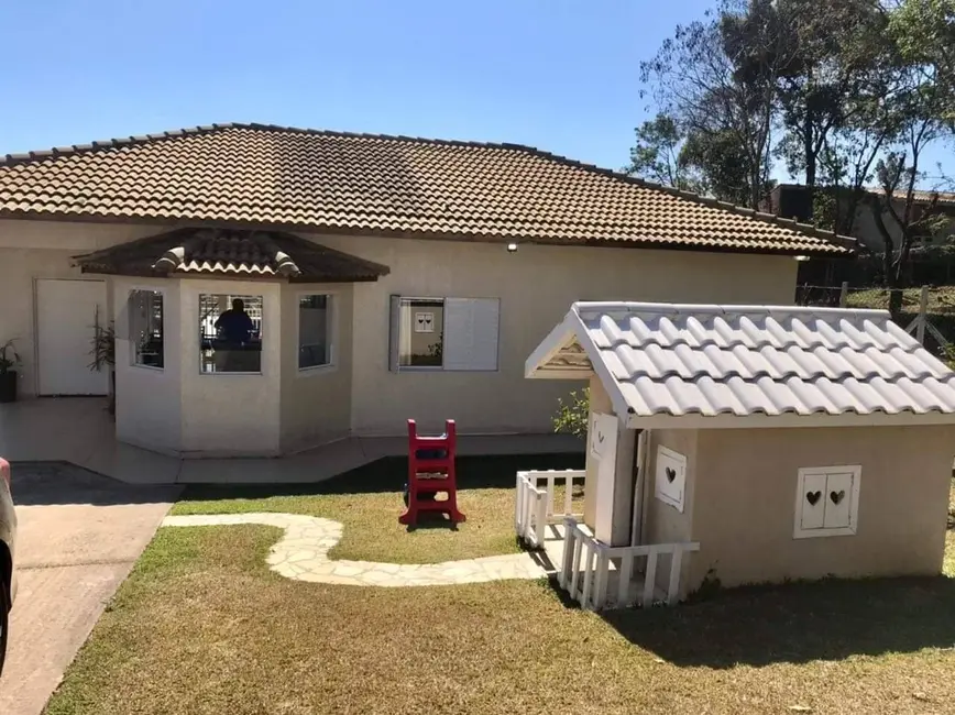 Chácara com 3 quartos à venda, 156m2 em Mairipora - SP - imagem 5 Foto 5 de Chácara com 3 quartos à venda, 156m2 em Mairipora - SP