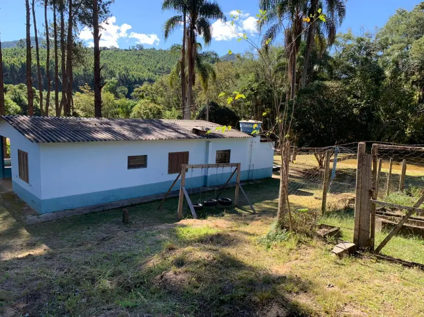Chácara com 2 quartos à venda, 120m2 em Toledo - MG - imagem 9 Foto 9 de Chácara com 2 quartos à venda, 120m2 em Toledo - MG