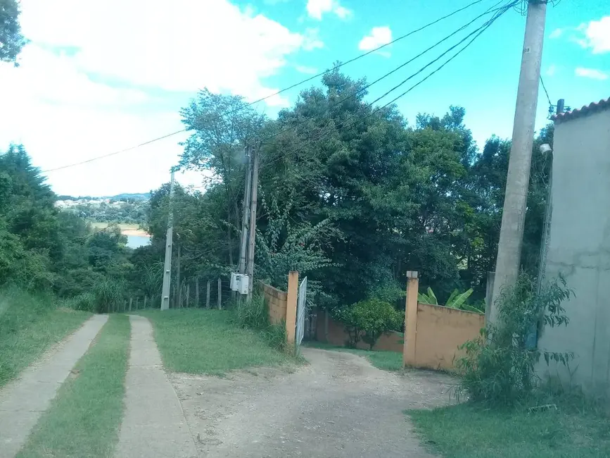 Chácara com 3 quartos à venda, 300m2 em Joanopolis - SP - imagem 5 Foto 5 de Chácara com 3 quartos à venda, 300m2 em Joanopolis - SP