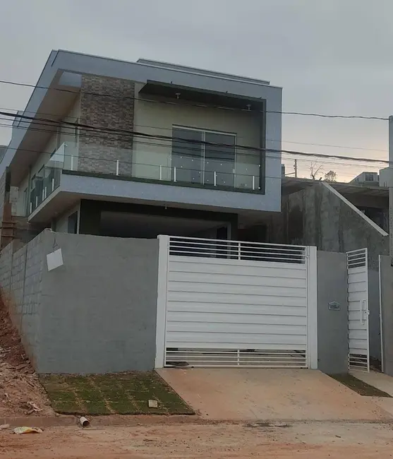 Foto 1 de Casa com 3 quartos à venda, 200m2 em Centro, Bom Jesus Dos Perdoes - SP
