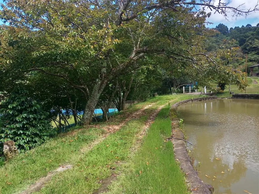 Sítio / Rancho com 3 quartos à venda, 350m2 em Nazare Paulista - SP - imagem 4 Foto 4 de Sítio / Rancho com 3 quartos à venda, 350m2 em Nazare Paulista - SP