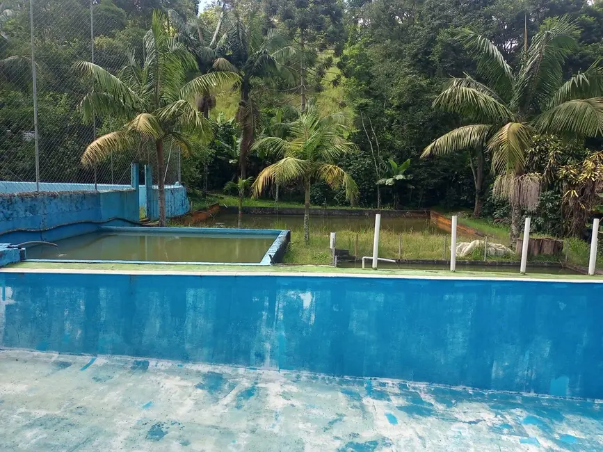 Sítio / Rancho com 3 quartos à venda, 350m2 em Nazare Paulista - SP - imagem 3 Foto 3 de Sítio / Rancho com 3 quartos à venda, 350m2 em Nazare Paulista - SP