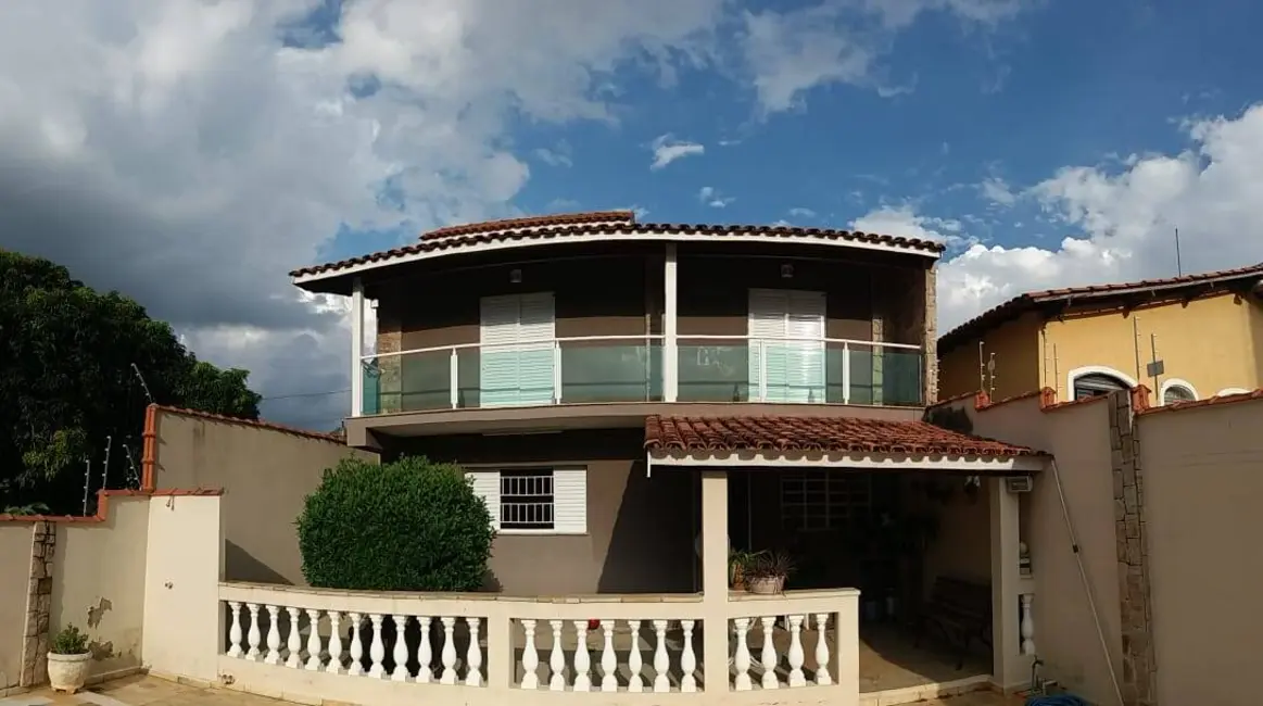 Foto 3 de Casa à venda e para alugar, 320m2 em Cidade Satélite, Atibaia - SP