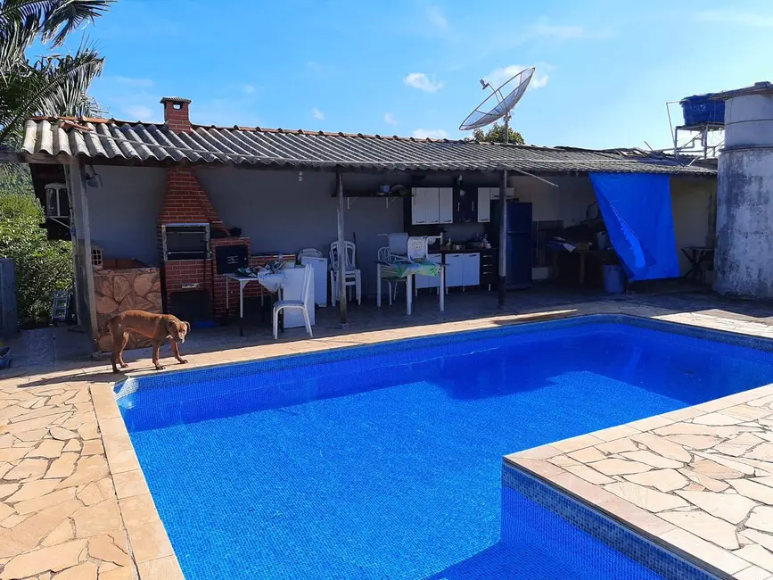 Chácara com 2 quartos à venda, 1500m2 em Boa Vista, Atibaia - SP - imagem 3 Foto 3 de Chácara com 2 quartos à venda, 1500m2 em Boa Vista, Atibaia - SP