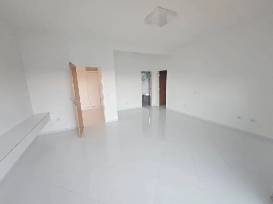 Foto 5 de Casa de Condomínio com 3 quartos à venda e para alugar, 390m2 em Alpes de Caieiras, Caieiras - SP