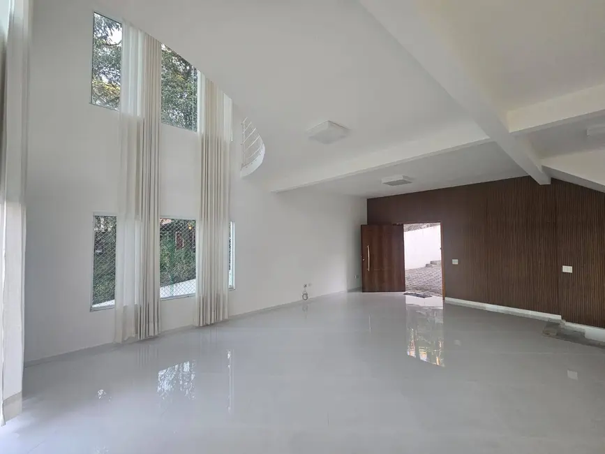 Foto 1 de Casa de Condomínio com 3 quartos à venda e para alugar, 390m2 em Alpes de Caieiras, Caieiras - SP