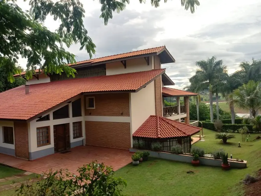 Foto 2 de Chácara com 5 quartos à venda, 600m2 em Piracaia - SP