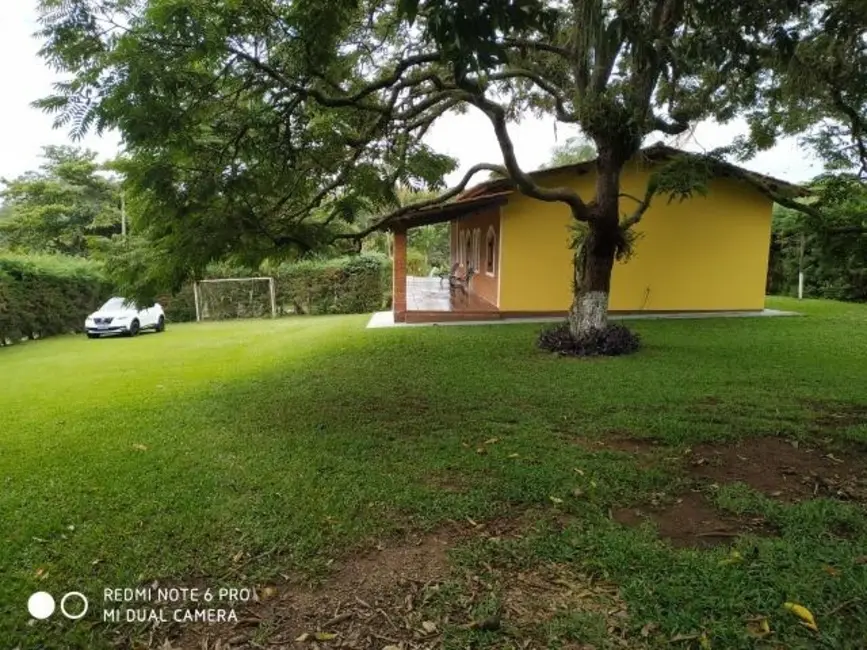 Casa de Condomínio com 3 quartos à venda, 1900m2 em Piracaia - SP - imagem 2 Foto 2 de Casa de Condomínio com 3 quartos à venda, 1900m2 em Piracaia - SP