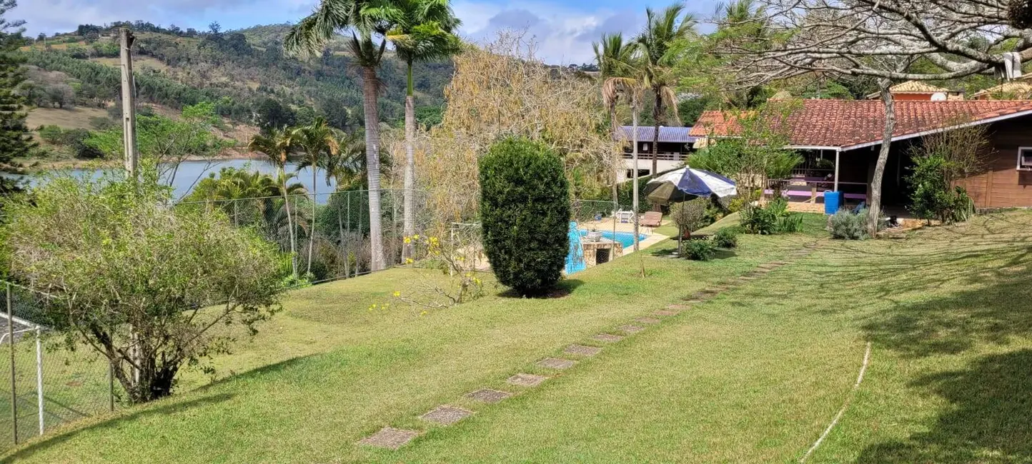 Chácara com 5 quartos à venda, 350m2 em Piracaia - SP - imagem 8 Foto 8 de Chácara com 5 quartos à venda, 350m2 em Piracaia - SP