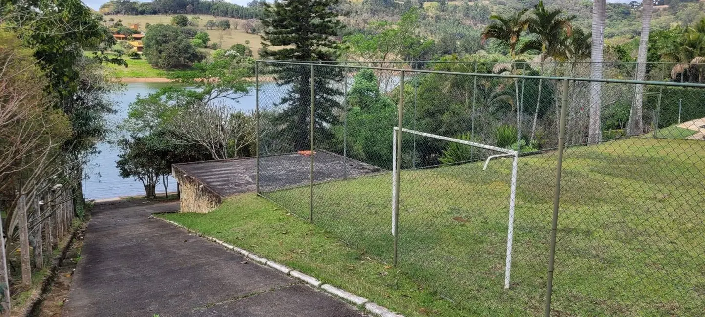 Chácara com 5 quartos à venda, 350m2 em Piracaia - SP - imagem 3 Foto 3 de Chácara com 5 quartos à venda, 350m2 em Piracaia - SP