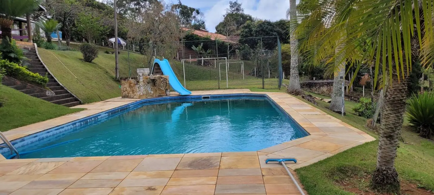 Chácara com 5 quartos à venda, 350m2 em Piracaia - SP - imagem 9 Foto 9 de Chácara com 5 quartos à venda, 350m2 em Piracaia - SP